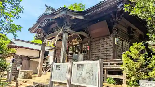 飯綱神社の本殿・本堂