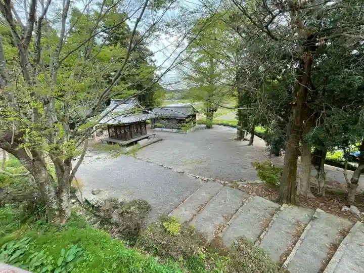 瀧之宮神社の{uncategorized: "未分類", other: "その他", undefined: "問題あり", building: "その他建物", grave: "お墓", sacred_gate: "鳥居", guardian: "狛犬", statue: "像", buddha: "仏像", history: "歴史", nature: "自然", garden: "庭園", animal: "動物", pagoda: "塔", temizu: "手水舎", mountain_gate: "山門・神門", sanctuary: "本殿・本堂", subordinate: "末社・摂社", art: "芸術", scenery: "景色", jizo: "地蔵", ema: "絵馬", goshuin: "御朱印", omikuji: "おみくじ", items: "授与品その他", amulet: "お守り", goshuincho: "御朱印帳", eats: "食事", festival: "お祭り", votive_dance: "神楽", shichigosan: "七五三参", wedding: "結婚式", experience: "体験その他", initially: "初詣", around: "周辺", anti_infection: "感染症対策"}