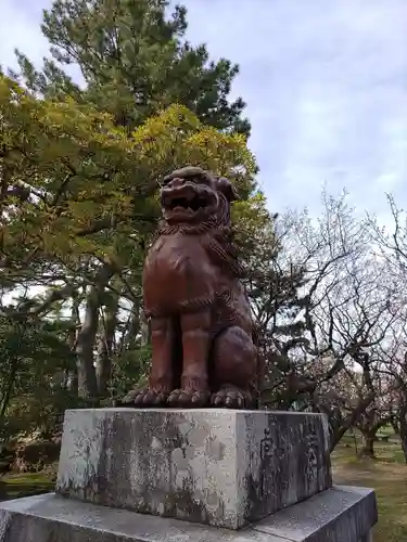 白山神社の狛犬