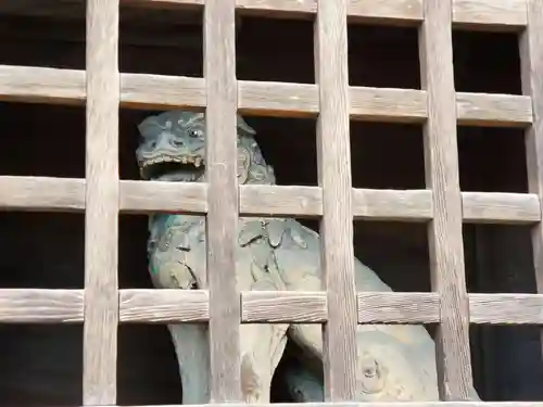 魚吹八幡神社の狛犬