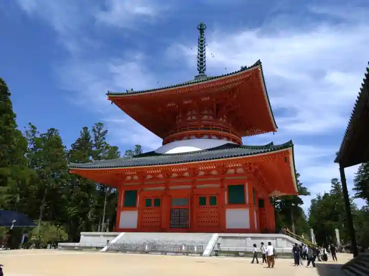 壇上伽藍の{uncategorized: "未分類", other: "その他", undefined: "問題あり", building: "その他建物", grave: "お墓", sacred_gate: "鳥居", guardian: "狛犬", statue: "像", buddha: "仏像", history: "歴史", nature: "自然", garden: "庭園", animal: "動物", pagoda: "塔", temizu: "手水舎", mountain_gate: "山門・神門", sanctuary: "本殿・本堂", subordinate: "末社・摂社", art: "芸術", scenery: "景色", jizo: "地蔵", ema: "絵馬", goshuin: "御朱印", omikuji: "おみくじ", items: "授与品その他", amulet: "お守り", goshuincho: "御朱印帳", eats: "食事", festival: "お祭り", votive_dance: "神楽", shichigosan: "七五三参", wedding: "結婚式", experience: "体験その他", initially: "初詣", around: "周辺", anti_infection: "感染症対策"}