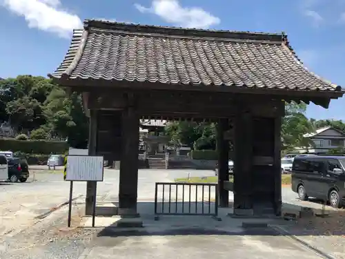 西光寺の山門