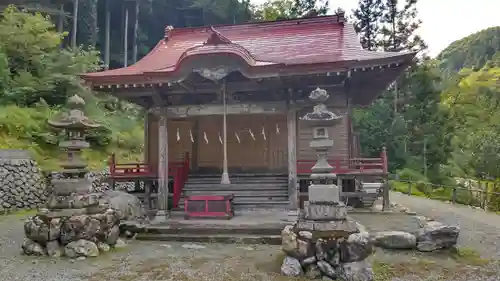 日野沢大神社の本殿