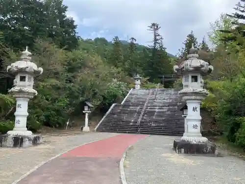 山梨縣護國神社の庭園