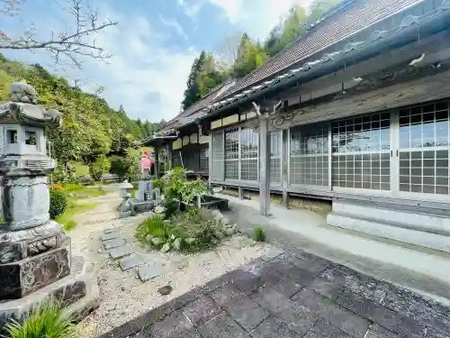 福竜寺の{uncategorized: "未分類", other: "その他", undefined: "問題あり", building: "その他建物", grave: "お墓", sacred_gate: "鳥居", guardian: "狛犬", statue: "像", buddha: "仏像", history: "歴史", nature: "自然", garden: "庭園", animal: "動物", pagoda: "塔", temizu: "手水舎", mountain_gate: "山門・神門", sanctuary: "本殿・本堂", subordinate: "末社・摂社", art: "芸術", scenery: "景色", jizo: "地蔵", ema: "絵馬", goshuin: "御朱印", omikuji: "おみくじ", items: "授与品その他", amulet: "お守り", goshuincho: "御朱印帳", eats: "食事", festival: "お祭り", votive_dance: "神楽", shichigosan: "七五三参", wedding: "結婚式", experience: "体験その他", initially: "初詣", around: "周辺", anti_infection: "感染症対策"}
