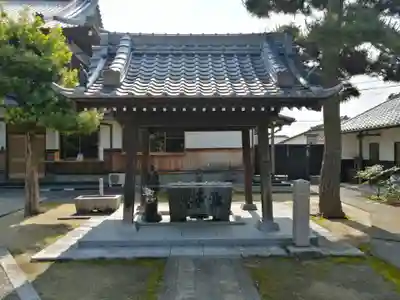 普門寺の手水舎
