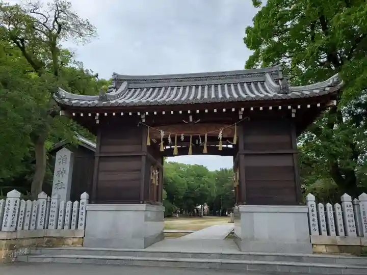 泊神社の山門・神門