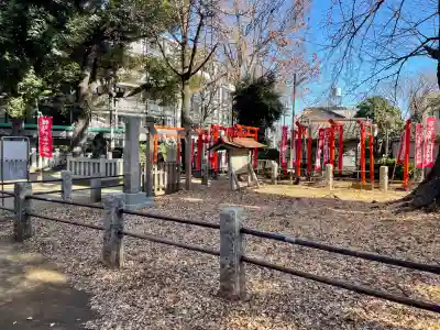 武芳稲荷神社の{uncategorized: "未分類", other: "その他", undefined: "問題あり", building: "その他建物", grave: "お墓", sacred_gate: "鳥居", guardian: "狛犬", statue: "像", buddha: "仏像", history: "歴史", nature: "自然", garden: "庭園", animal: "動物", pagoda: "塔", temizu: "手水舎", mountain_gate: "山門・神門", sanctuary: "本殿・本堂", subordinate: "末社・摂社", art: "芸術", scenery: "景色", jizo: "地蔵", ema: "絵馬", goshuin: "御朱印", omikuji: "おみくじ", items: "授与品その他", amulet: "お守り", goshuincho: "御朱印帳", eats: "食事", festival: "お祭り", votive_dance: "神楽", shichigosan: "七五三参", wedding: "結婚式", experience: "体験その他", initially: "初詣", around: "周辺", anti_infection: "感染症対策"}