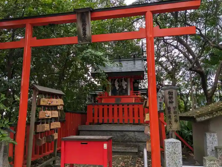 御器所八幡宮の{uncategorized: "未分類", other: "その他", undefined: "問題あり", building: "その他建物", grave: "お墓", sacred_gate: "鳥居", guardian: "狛犬", statue: "像", buddha: "仏像", history: "歴史", nature: "自然", garden: "庭園", animal: "動物", pagoda: "塔", temizu: "手水舎", mountain_gate: "山門・神門", sanctuary: "本殿・本堂", subordinate: "末社・摂社", art: "芸術", scenery: "景色", jizo: "地蔵", ema: "絵馬", goshuin: "御朱印", omikuji: "おみくじ", items: "授与品その他", amulet: "お守り", goshuincho: "御朱印帳", eats: "食事", festival: "お祭り", votive_dance: "神楽", shichigosan: "七五三参", wedding: "結婚式", experience: "体験その他", initially: "初詣", around: "周辺", anti_infection: "感染症対策"}