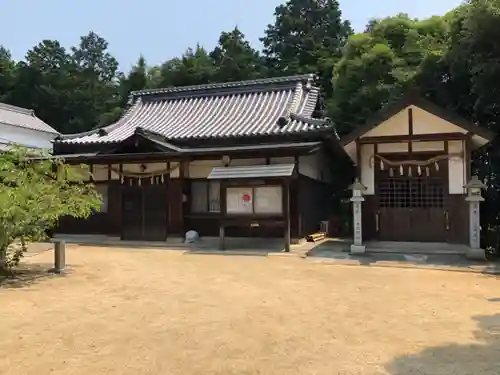 男山神社の建物その他