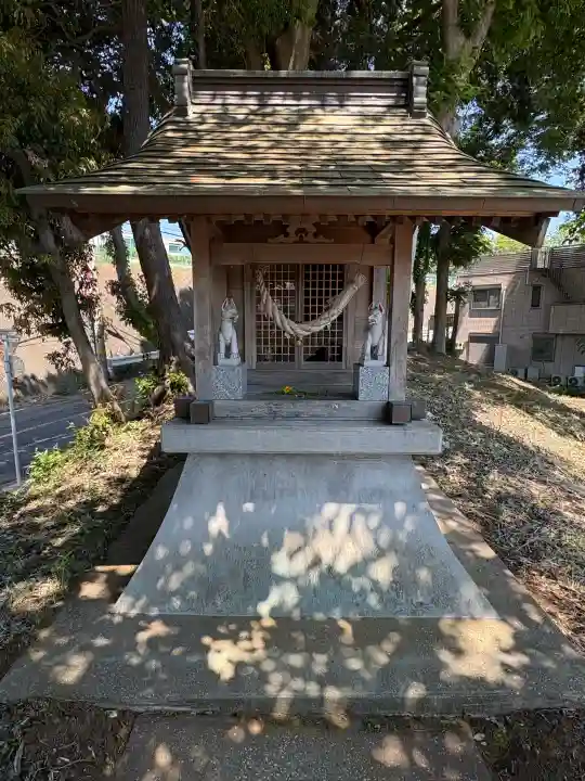 北門稲荷神社の{uncategorized: "未分類", other: "その他", undefined: "問題あり", building: "その他建物", grave: "お墓", sacred_gate: "鳥居", guardian: "狛犬", statue: "像", buddha: "仏像", history: "歴史", nature: "自然", garden: "庭園", animal: "動物", pagoda: "塔", temizu: "手水舎", mountain_gate: "山門・神門", sanctuary: "本殿・本堂", subordinate: "末社・摂社", art: "芸術", scenery: "景色", jizo: "地蔵", ema: "絵馬", goshuin: "御朱印", omikuji: "おみくじ", items: "授与品その他", amulet: "お守り", goshuincho: "御朱印帳", eats: "食事", festival: "お祭り", votive_dance: "神楽", shichigosan: "七五三参", wedding: "結婚式", experience: "体験その他", initially: "初詣", around: "周辺", anti_infection: "感染症対策"}