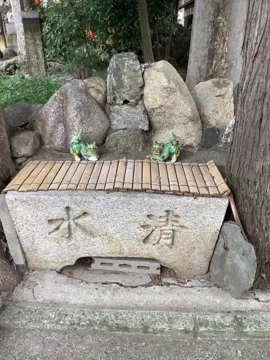 羊神社の手水舎