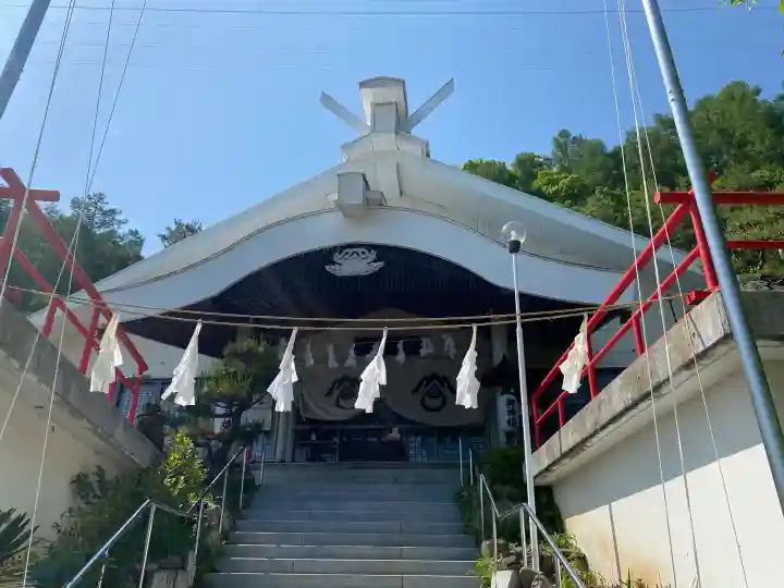 松尾宇蛇神社・白蛇神社の{uncategorized: "未分類", other: "その他", undefined: "問題あり", building: "その他建物", grave: "お墓", sacred_gate: "鳥居", guardian: "狛犬", statue: "像", buddha: "仏像", history: "歴史", nature: "自然", garden: "庭園", animal: "動物", pagoda: "塔", temizu: "手水舎", mountain_gate: "山門・神門", sanctuary: "本殿・本堂", subordinate: "末社・摂社", art: "芸術", scenery: "景色", jizo: "地蔵", ema: "絵馬", goshuin: "御朱印", omikuji: "おみくじ", items: "授与品その他", amulet: "お守り", goshuincho: "御朱印帳", eats: "食事", festival: "お祭り", votive_dance: "神楽", shichigosan: "七五三参", wedding: "結婚式", experience: "体験その他", initially: "初詣", around: "周辺", anti_infection: "感染症対策"}