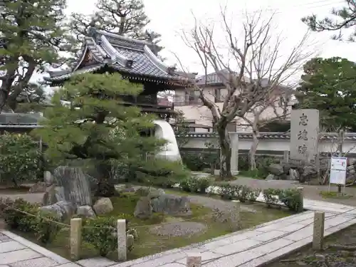 満月寺（浮御堂）の庭園