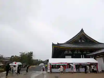 蓮華王院（三十三間堂）の{uncategorized: "未分類", other: "その他", undefined: "問題あり", building: "その他建物", grave: "お墓", sacred_gate: "鳥居", guardian: "狛犬", statue: "像", buddha: "仏像", history: "歴史", nature: "自然", garden: "庭園", animal: "動物", pagoda: "塔", temizu: "手水舎", mountain_gate: "山門・神門", sanctuary: "本殿・本堂", subordinate: "末社・摂社", art: "芸術", scenery: "景色", jizo: "地蔵", ema: "絵馬", goshuin: "御朱印", omikuji: "おみくじ", items: "授与品その他", amulet: "お守り", goshuincho: "御朱印帳", eats: "食事", festival: "お祭り", votive_dance: "神楽", shichigosan: "七五三参", wedding: "結婚式", experience: "体験その他", initially: "初詣", around: "周辺", anti_infection: "感染症対策"}