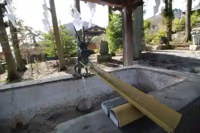 諏訪大社上社前宮の手水舎