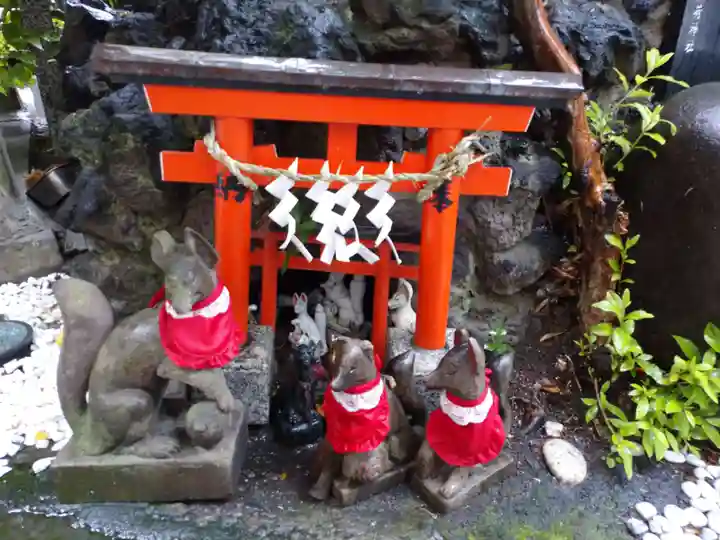 讃岐小白稲荷神社の末社・摂社