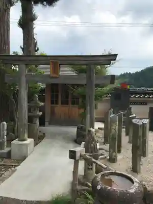 瑠璃光山泉龍寺の末社・摂社