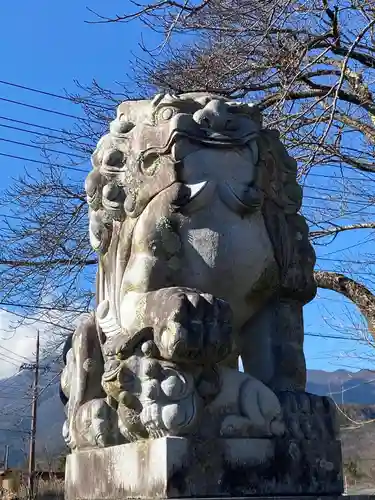 冨士御室浅間神社の狛犬