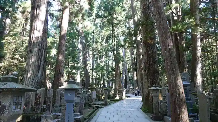 高野山金剛峯寺奥の院(和歌山県)
