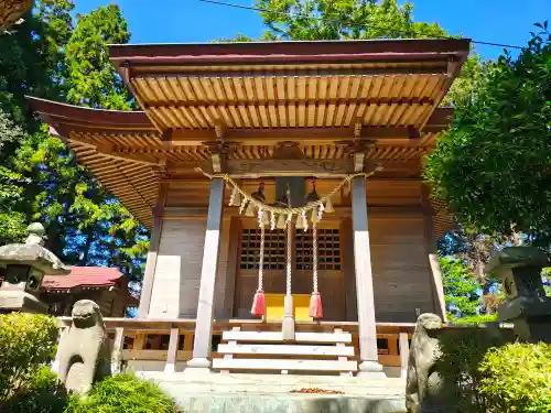 和渕神社の{uncategorized: "未分類", other: "その他", undefined: "問題あり", building: "その他建物", grave: "お墓", sacred_gate: "鳥居", guardian: "狛犬", statue: "像", buddha: "仏像", history: "歴史", nature: "自然", garden: "庭園", animal: "動物", pagoda: "塔", temizu: "手水舎", mountain_gate: "山門・神門", sanctuary: "本殿・本堂", subordinate: "末社・摂社", art: "芸術", scenery: "景色", jizo: "地蔵", ema: "絵馬", goshuin: "御朱印", omikuji: "おみくじ", items: "授与品その他", amulet: "お守り", goshuincho: "御朱印帳", eats: "食事", festival: "お祭り", votive_dance: "神楽", shichigosan: "七五三参", wedding: "結婚式", experience: "体験その他", initially: "初詣", around: "周辺", anti_infection: "感染症対策"}