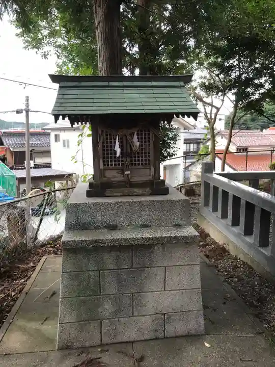 机﨑神社の末社・摂社