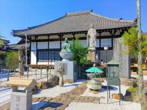 妙楽寺の像