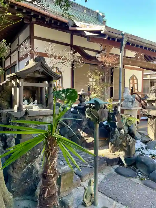 專念寺の{uncategorized: "未分類", other: "その他", undefined: "問題あり", building: "その他建物", grave: "お墓", sacred_gate: "鳥居", guardian: "狛犬", statue: "像", buddha: "仏像", history: "歴史", nature: "自然", garden: "庭園", animal: "動物", pagoda: "塔", temizu: "手水舎", mountain_gate: "山門・神門", sanctuary: "本殿・本堂", subordinate: "末社・摂社", art: "芸術", scenery: "景色", jizo: "地蔵", ema: "絵馬", goshuin: "御朱印", omikuji: "おみくじ", items: "授与品その他", amulet: "お守り", goshuincho: "御朱印帳", eats: "食事", festival: "お祭り", votive_dance: "神楽", shichigosan: "七五三参", wedding: "結婚式", experience: "体験その他", initially: "初詣", around: "周辺", anti_infection: "感染症対策"}