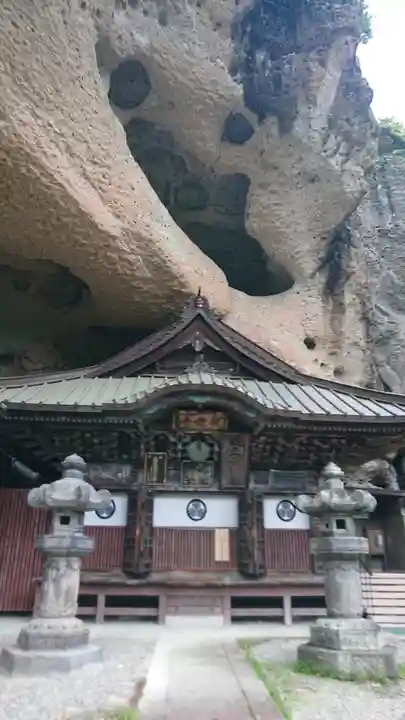 大谷寺の本殿・本堂