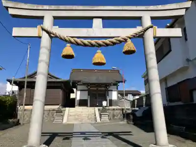 諏訪仮宮の{uncategorized: "未分類", other: "その他", undefined: "問題あり", building: "その他建物", grave: "お墓", sacred_gate: "鳥居", guardian: "狛犬", statue: "像", buddha: "仏像", history: "歴史", nature: "自然", garden: "庭園", animal: "動物", pagoda: "塔", temizu: "手水舎", mountain_gate: "山門・神門", sanctuary: "本殿・本堂", subordinate: "末社・摂社", art: "芸術", scenery: "景色", jizo: "地蔵", ema: "絵馬", goshuin: "御朱印", omikuji: "おみくじ", items: "授与品その他", amulet: "お守り", goshuincho: "御朱印帳", eats: "食事", festival: "お祭り", votive_dance: "神楽", shichigosan: "七五三参", wedding: "結婚式", experience: "体験その他", initially: "初詣", around: "周辺", anti_infection: "感染症対策"}
