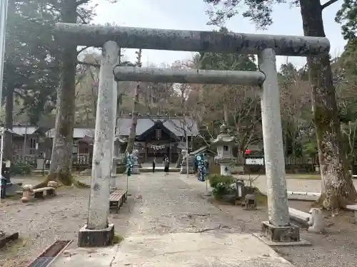 春日山神社の{uncategorized: "未分類", other: "その他", undefined: "問題あり", building: "その他建物", grave: "お墓", sacred_gate: "鳥居", guardian: "狛犬", statue: "像", buddha: "仏像", history: "歴史", nature: "自然", garden: "庭園", animal: "動物", pagoda: "塔", temizu: "手水舎", mountain_gate: "山門・神門", sanctuary: "本殿・本堂", subordinate: "末社・摂社", art: "芸術", scenery: "景色", jizo: "地蔵", ema: "絵馬", goshuin: "御朱印", omikuji: "おみくじ", items: "授与品その他", amulet: "お守り", goshuincho: "御朱印帳", eats: "食事", festival: "お祭り", votive_dance: "神楽", shichigosan: "七五三参", wedding: "結婚式", experience: "体験その他", initially: "初詣", around: "周辺", anti_infection: "感染症対策"}