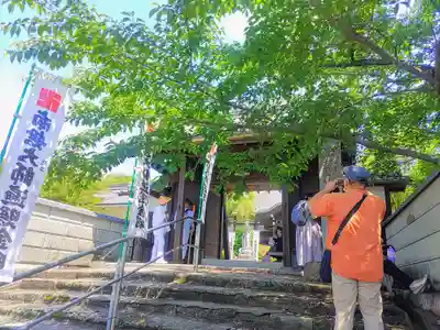 円観寺の山門・神門