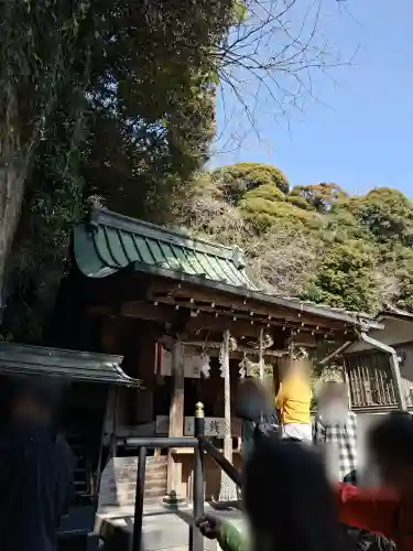 銭洗弁財天宇賀福神社の{uncategorized: "未分類", other: "その他", undefined: "問題あり", building: "その他建物", grave: "お墓", sacred_gate: "鳥居", guardian: "狛犬", statue: "像", buddha: "仏像", history: "歴史", nature: "自然", garden: "庭園", animal: "動物", pagoda: "塔", temizu: "手水舎", mountain_gate: "山門・神門", sanctuary: "本殿・本堂", subordinate: "末社・摂社", art: "芸術", scenery: "景色", jizo: "地蔵", ema: "絵馬", goshuin: "御朱印", omikuji: "おみくじ", items: "授与品その他", amulet: "お守り", goshuincho: "御朱印帳", eats: "食事", festival: "お祭り", votive_dance: "神楽", shichigosan: "七五三参", wedding: "結婚式", experience: "体験その他", initially: "初詣", around: "周辺", anti_infection: "感染症対策"}