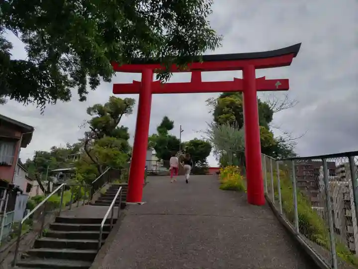 (芝生)浅間神社の鳥居