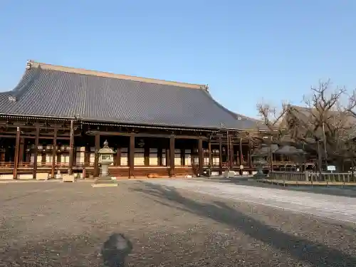 本願寺（西本願寺）の{uncategorized: "未分類", other: "その他", undefined: "問題あり", building: "その他建物", grave: "お墓", sacred_gate: "鳥居", guardian: "狛犬", statue: "像", buddha: "仏像", history: "歴史", nature: "自然", garden: "庭園", animal: "動物", pagoda: "塔", temizu: "手水舎", mountain_gate: "山門・神門", sanctuary: "本殿・本堂", subordinate: "末社・摂社", art: "芸術", scenery: "景色", jizo: "地蔵", ema: "絵馬", goshuin: "御朱印", omikuji: "おみくじ", items: "授与品その他", amulet: "お守り", goshuincho: "御朱印帳", eats: "食事", festival: "お祭り", votive_dance: "神楽", shichigosan: "七五三参", wedding: "結婚式", experience: "体験その他", initially: "初詣", around: "周辺", anti_infection: "感染症対策"}