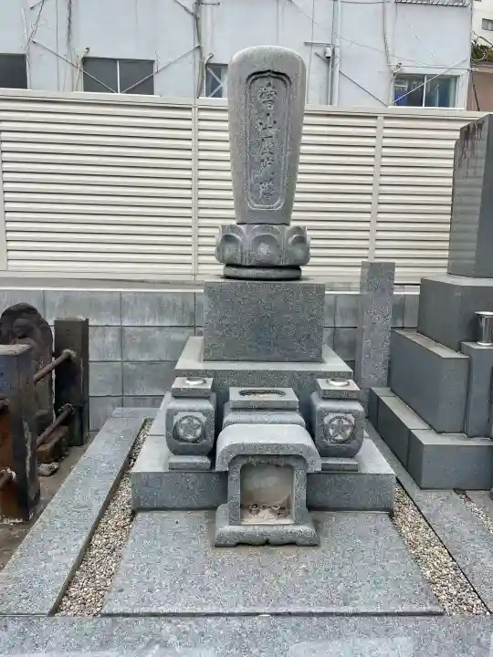 休昌院の{uncategorized: "未分類", other: "その他", undefined: "問題あり", building: "その他建物", grave: "お墓", sacred_gate: "鳥居", guardian: "狛犬", statue: "像", buddha: "仏像", history: "歴史", nature: "自然", garden: "庭園", animal: "動物", pagoda: "塔", temizu: "手水舎", mountain_gate: "山門・神門", sanctuary: "本殿・本堂", subordinate: "末社・摂社", art: "芸術", scenery: "景色", jizo: "地蔵", ema: "絵馬", goshuin: "御朱印", omikuji: "おみくじ", items: "授与品その他", amulet: "お守り", goshuincho: "御朱印帳", eats: "食事", festival: "お祭り", votive_dance: "神楽", shichigosan: "七五三参", wedding: "結婚式", experience: "体験その他", initially: "初詣", around: "周辺", anti_infection: "感染症対策"}