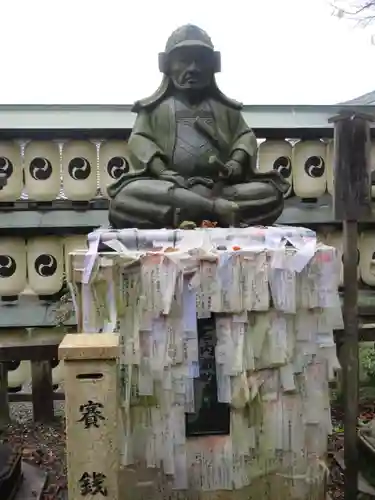 大石神社の像