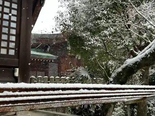 濃飛護國神社の{uncategorized: "未分類", other: "その他", undefined: "問題あり", building: "その他建物", grave: "お墓", sacred_gate: "鳥居", guardian: "狛犬", statue: "像", buddha: "仏像", history: "歴史", nature: "自然", garden: "庭園", animal: "動物", pagoda: "塔", temizu: "手水舎", mountain_gate: "山門・神門", sanctuary: "本殿・本堂", subordinate: "末社・摂社", art: "芸術", scenery: "景色", jizo: "地蔵", ema: "絵馬", goshuin: "御朱印", omikuji: "おみくじ", items: "授与品その他", amulet: "お守り", goshuincho: "御朱印帳", eats: "食事", festival: "お祭り", votive_dance: "神楽", shichigosan: "七五三参", wedding: "結婚式", experience: "体験その他", initially: "初詣", around: "周辺", anti_infection: "感染症対策"}