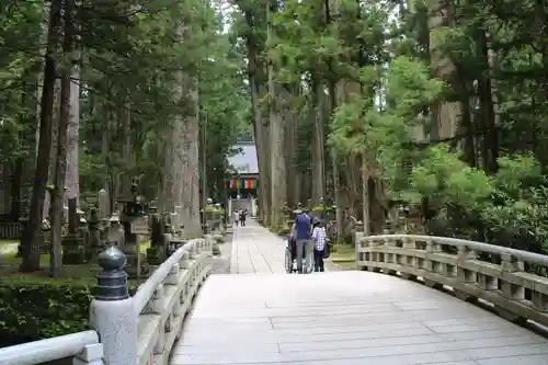 高野山金剛峯寺奥の院の建物その他