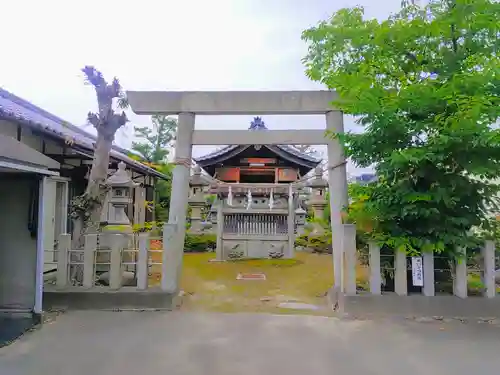 神明社の鳥居