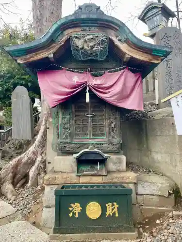 成田山新勝寺の{uncategorized: "未分類", other: "その他", undefined: "問題あり", building: "その他建物", grave: "お墓", sacred_gate: "鳥居", guardian: "狛犬", statue: "像", buddha: "仏像", history: "歴史", nature: "自然", garden: "庭園", animal: "動物", pagoda: "塔", temizu: "手水舎", mountain_gate: "山門・神門", sanctuary: "本殿・本堂", subordinate: "末社・摂社", art: "芸術", scenery: "景色", jizo: "地蔵", ema: "絵馬", goshuin: "御朱印", omikuji: "おみくじ", items: "授与品その他", amulet: "お守り", goshuincho: "御朱印帳", eats: "食事", festival: "お祭り", votive_dance: "神楽", shichigosan: "七五三参", wedding: "結婚式", experience: "体験その他", initially: "初詣", around: "周辺", anti_infection: "感染症対策"}