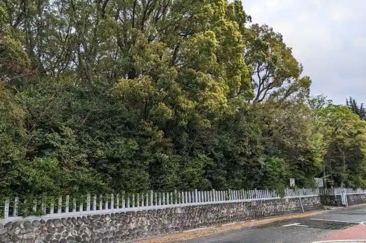 御器所八幡宮の{uncategorized: "未分類", other: "その他", undefined: "問題あり", building: "その他建物", grave: "お墓", sacred_gate: "鳥居", guardian: "狛犬", statue: "像", buddha: "仏像", history: "歴史", nature: "自然", garden: "庭園", animal: "動物", pagoda: "塔", temizu: "手水舎", mountain_gate: "山門・神門", sanctuary: "本殿・本堂", subordinate: "末社・摂社", art: "芸術", scenery: "景色", jizo: "地蔵", ema: "絵馬", goshuin: "御朱印", omikuji: "おみくじ", items: "授与品その他", amulet: "お守り", goshuincho: "御朱印帳", eats: "食事", festival: "お祭り", votive_dance: "神楽", shichigosan: "七五三参", wedding: "結婚式", experience: "体験その他", initially: "初詣", around: "周辺", anti_infection: "感染症対策"}