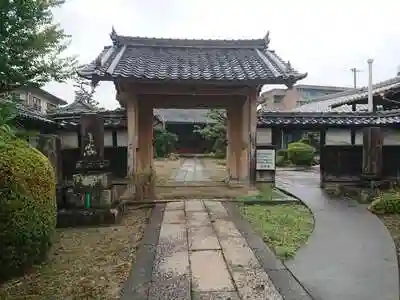 妙栄寺の山門