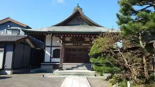 勧行寺の本殿・本堂