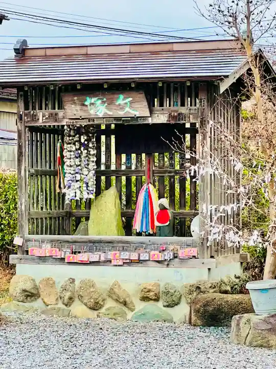 明智寺の{uncategorized: "未分類", other: "その他", undefined: "問題あり", building: "その他建物", grave: "お墓", sacred_gate: "鳥居", guardian: "狛犬", statue: "像", buddha: "仏像", history: "歴史", nature: "自然", garden: "庭園", animal: "動物", pagoda: "塔", temizu: "手水舎", mountain_gate: "山門・神門", sanctuary: "本殿・本堂", subordinate: "末社・摂社", art: "芸術", scenery: "景色", jizo: "地蔵", ema: "絵馬", goshuin: "御朱印", omikuji: "おみくじ", items: "授与品その他", amulet: "お守り", goshuincho: "御朱印帳", eats: "食事", festival: "お祭り", votive_dance: "神楽", shichigosan: "七五三参", wedding: "結婚式", experience: "体験その他", initially: "初詣", around: "周辺", anti_infection: "感染症対策"}