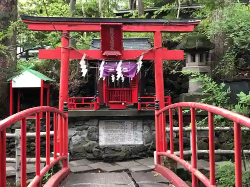 白石神社の末社