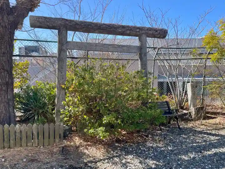小日向神社の{uncategorized: "未分類", other: "その他", undefined: "問題あり", building: "その他建物", grave: "お墓", sacred_gate: "鳥居", guardian: "狛犬", statue: "像", buddha: "仏像", history: "歴史", nature: "自然", garden: "庭園", animal: "動物", pagoda: "塔", temizu: "手水舎", mountain_gate: "山門・神門", sanctuary: "本殿・本堂", subordinate: "末社・摂社", art: "芸術", scenery: "景色", jizo: "地蔵", ema: "絵馬", goshuin: "御朱印", omikuji: "おみくじ", items: "授与品その他", amulet: "お守り", goshuincho: "御朱印帳", eats: "食事", festival: "お祭り", votive_dance: "神楽", shichigosan: "七五三参", wedding: "結婚式", experience: "体験その他", initially: "初詣", around: "周辺", anti_infection: "感染症対策"}