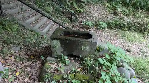 法華堂跡（源頼朝墓・北条義時墓）の手水舎