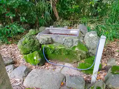 神明社の手水舎