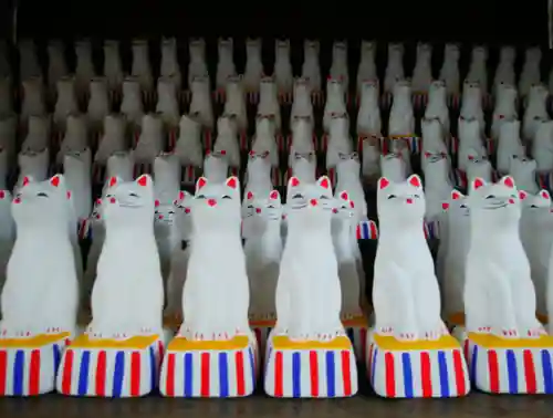 被官稲荷神社の授与品その他